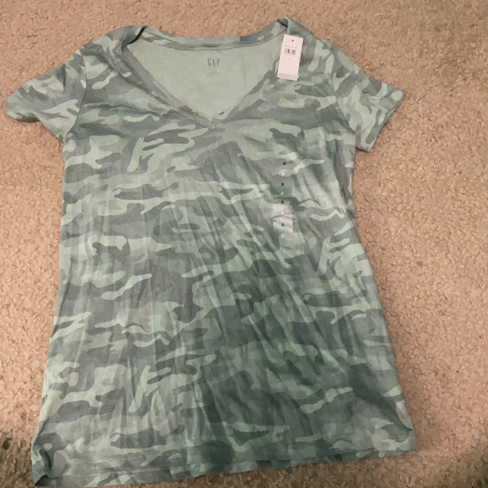 Women’s small brand new mica green shirt v neck